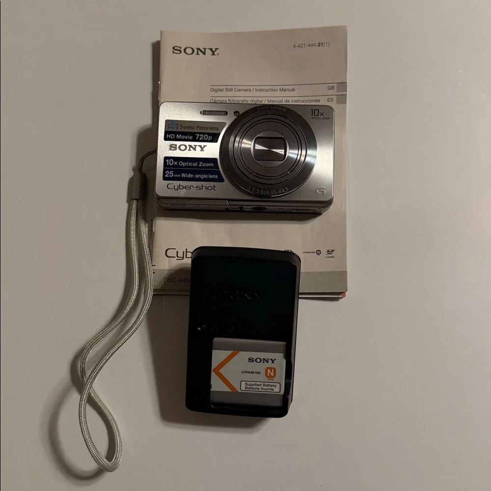 Sony Cyber-Shot DSC-W690 16.1MPCCD Digital Camera - Picture 11 of 14